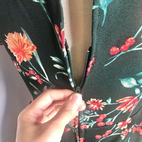 V). B. Darlin Floral Fit Flare Dress Black Red 9/10 - Picture 7 of 10